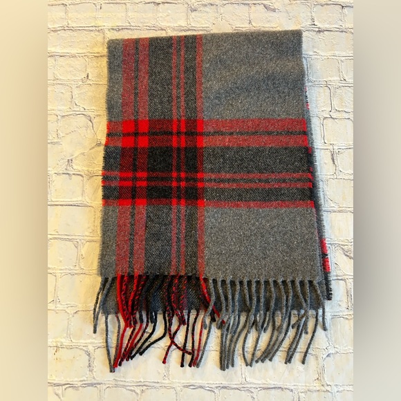 Other - ITALIAN WOLLEN TREASURES MADE IN ITALY RED/GREY PLAID FRINGE OBLONG SCARF